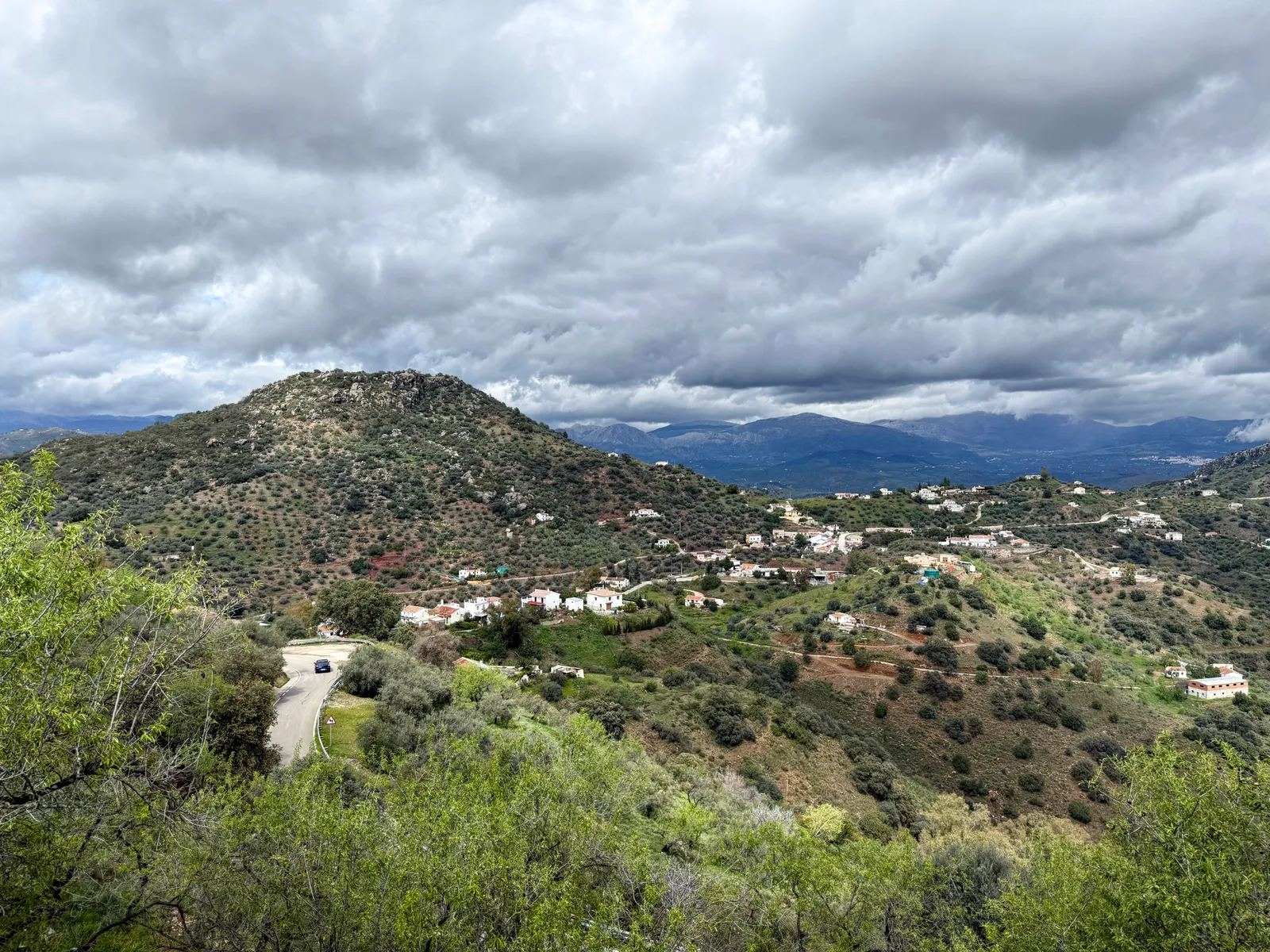 Climbing Santopítar