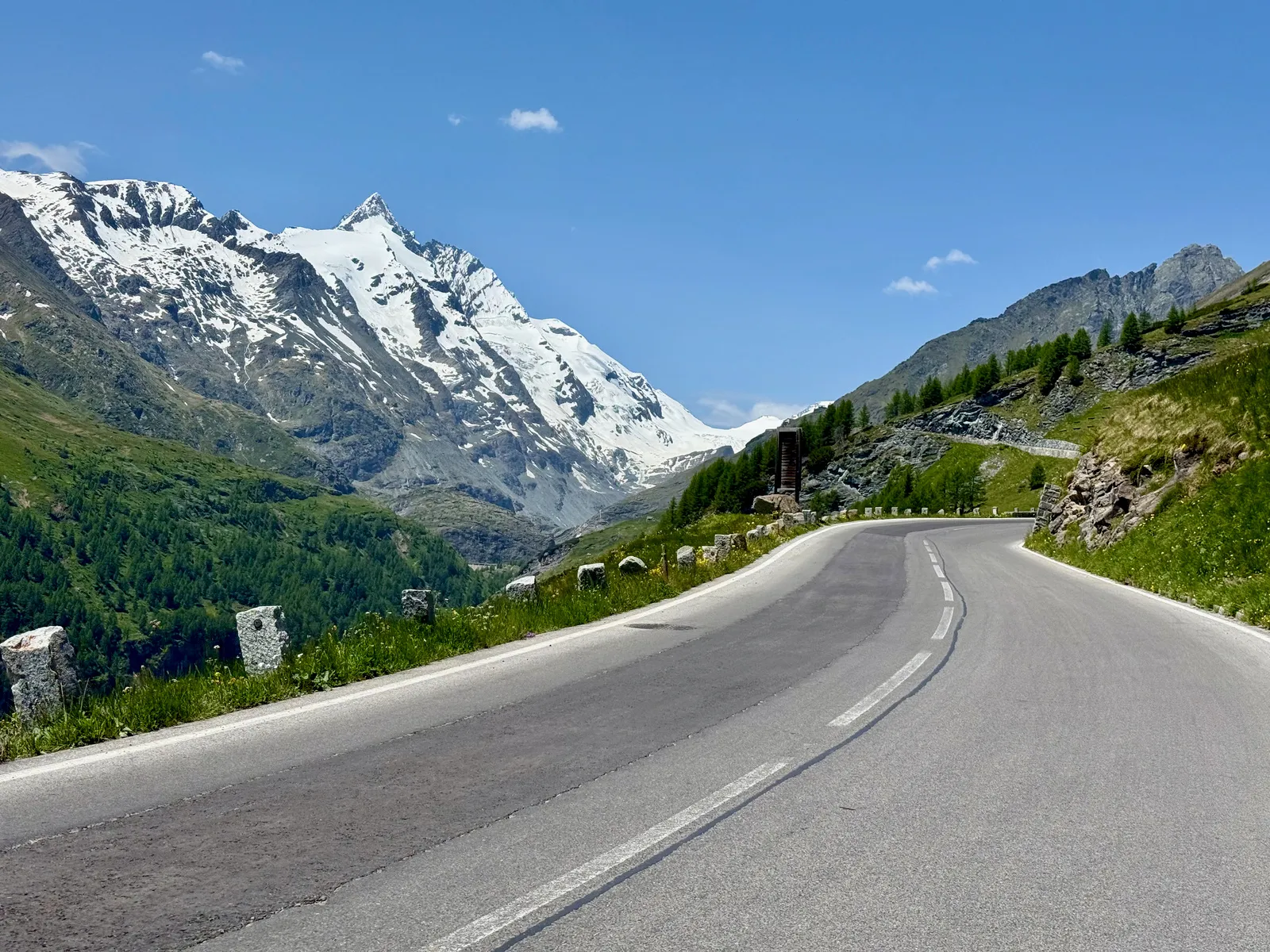 Road to Kaiser-Franz-Josefs-Hoche