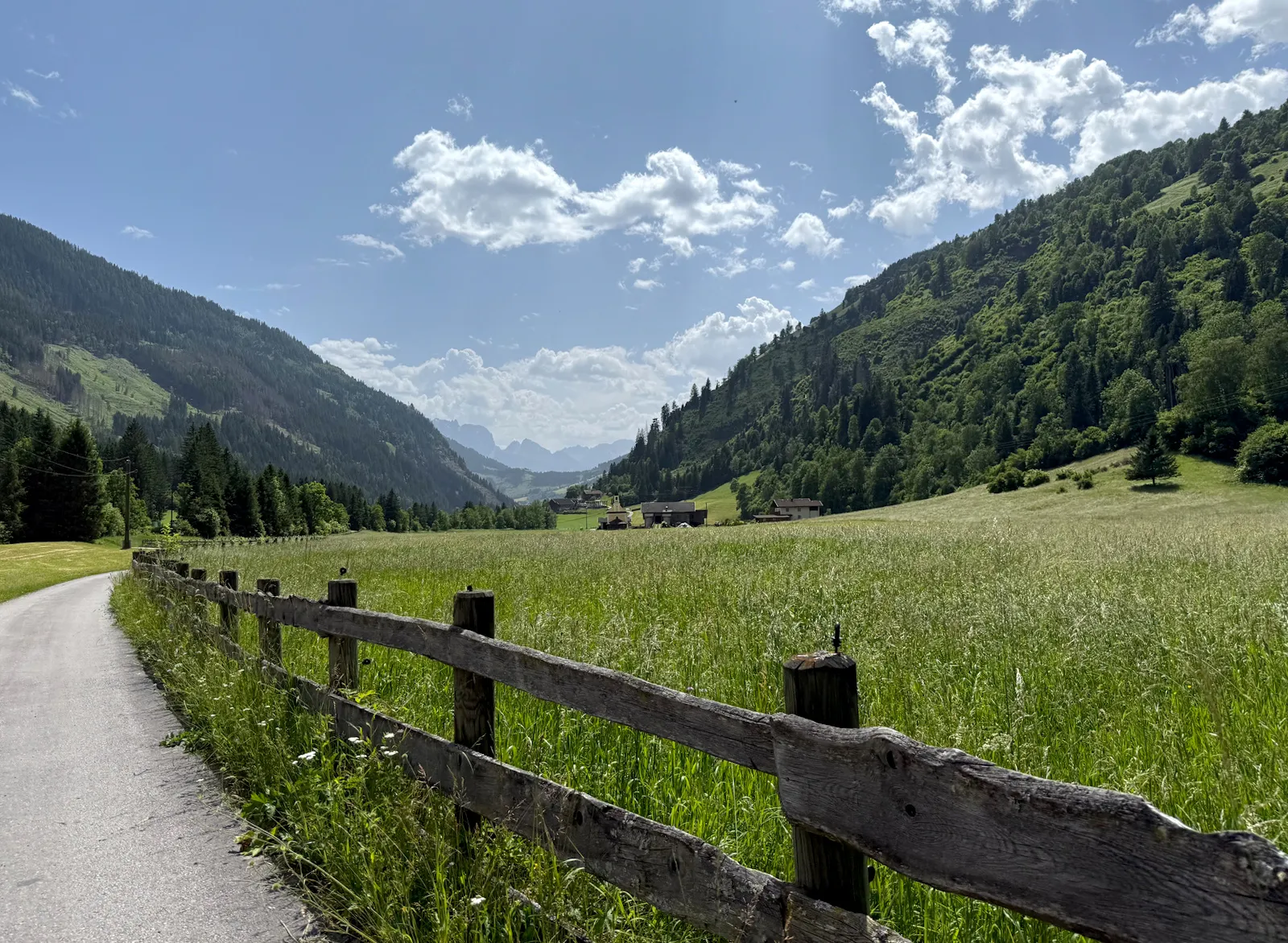 Cycle path toward Winklern