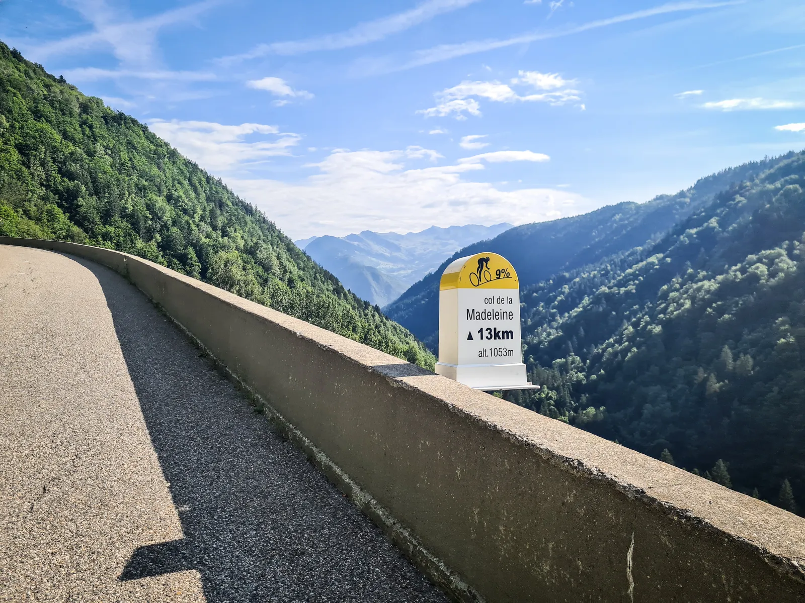 Road marker at the 2nd part of the climb
